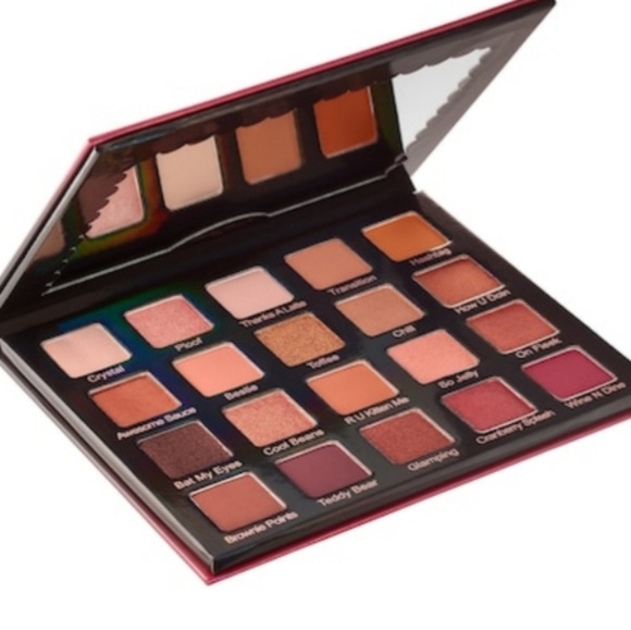Violet Voss Other - Violet Voss HG eyeshadow palette.